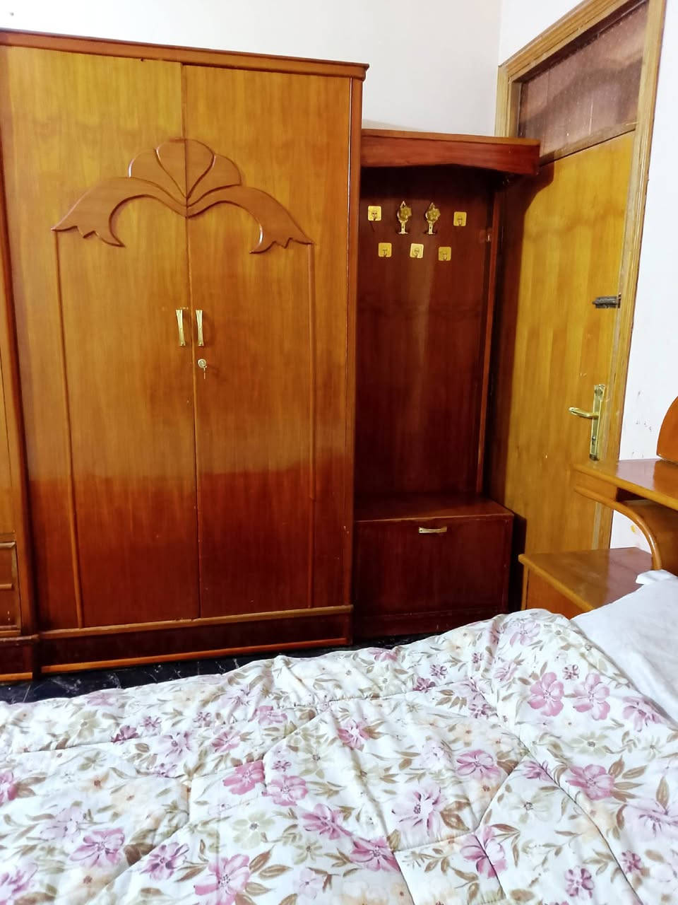 غرفه 6 بيبان تزكام صاج وجهين ثقيل الضهر ابو الاطار شد براغي وكلش نضيفه وقويه والسعر 450 شراي اتصل عالرقم *********** ميسان
