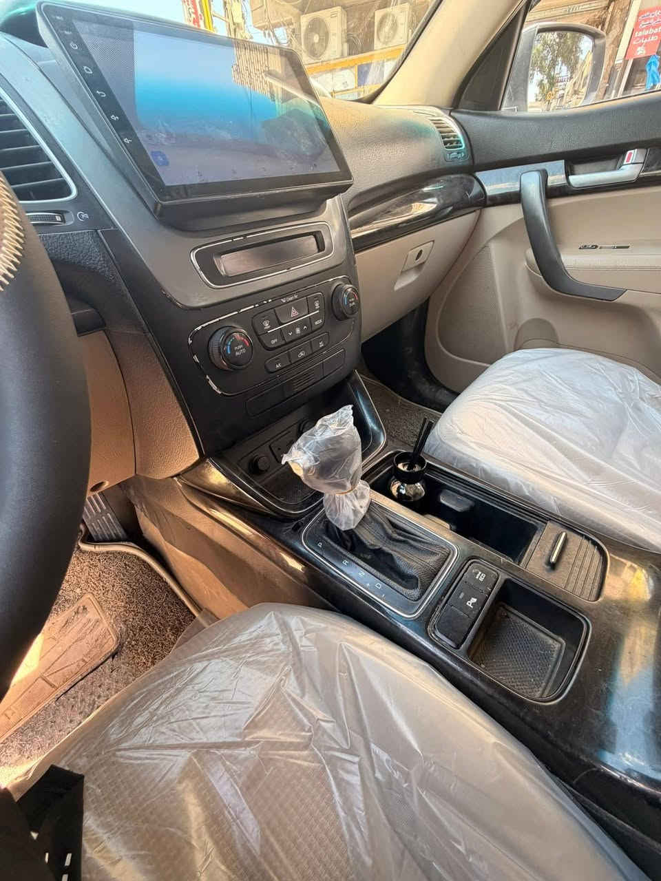 سورنتو ١٤ نص فول بأسمي تحويل ثاني يوم 
محرك 2400
سياره جاهزه من كلشي 
السعر 146 بي مجال
***********
