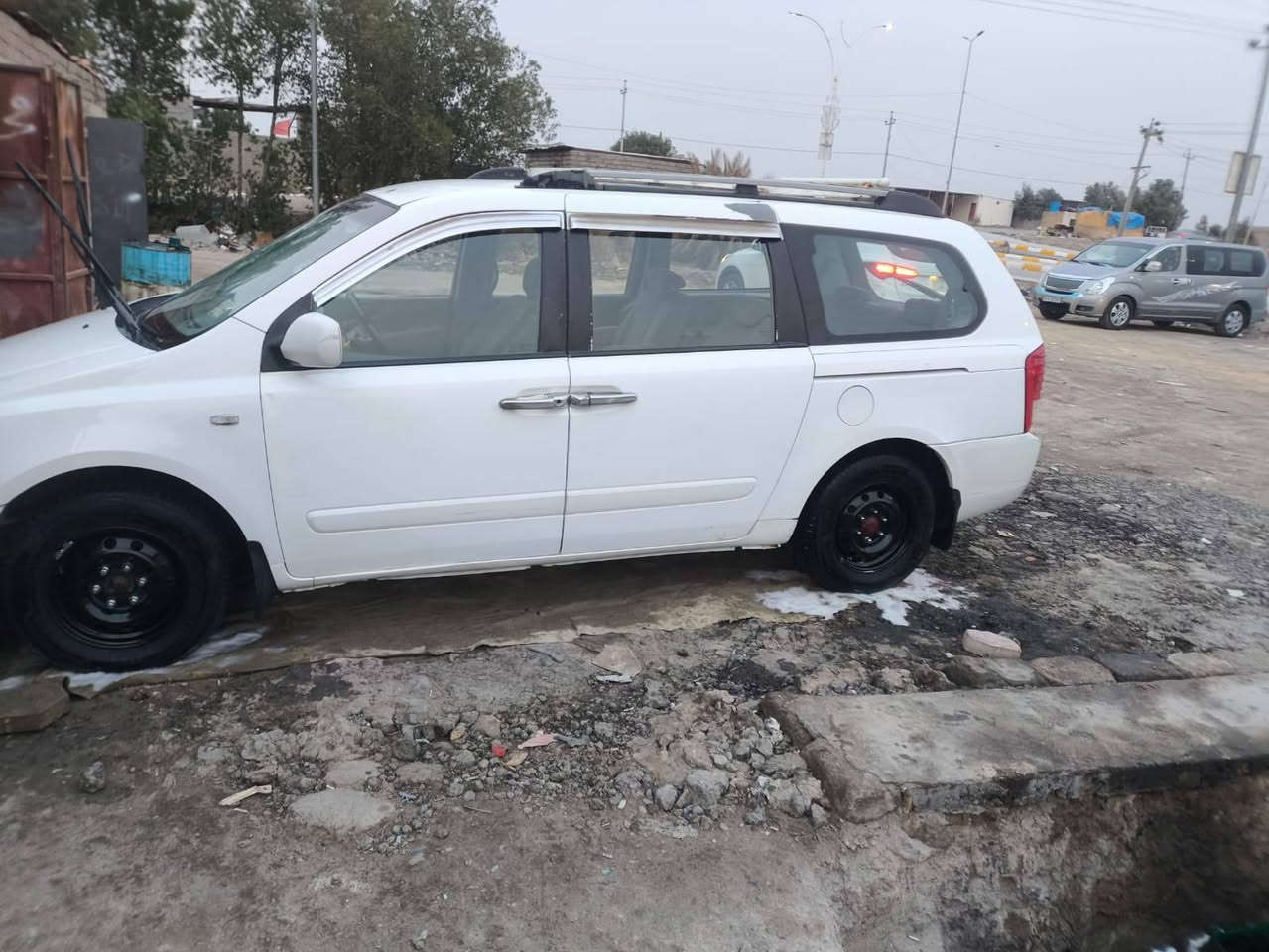 السلام عليكم
كارنفال 7راكب موديل 8 خليجي 
ضايفله كشن قلاب مسوينه 8راكب تريد تشيله تبقي بكيفك 
بيه جاملغ وبنيد تبديل بدون دواخل كفاله ماعدا التبديل 
مكينة جديده 3.8بانزين مكفولة 
صرفه حلو يوميه اروح ورجع بيه لدوام 140كيلو تصرف 22لتر
كير 5نمر كهربائيات كله شغاله 
تخم تاير وباتري جديد اي نقص مابيه 
سيارة جاهزه مجهزة ماعدا أرضية السيارة الجلده يرادله تبديل تريد تخليله سفريات بكيفك 
رقم بغداد أجرة 
السعر 128
تحويل ثاني يوم شرط 
والحسين مكلف مكلف بالنشر 

اتصل على الرقم ***********
