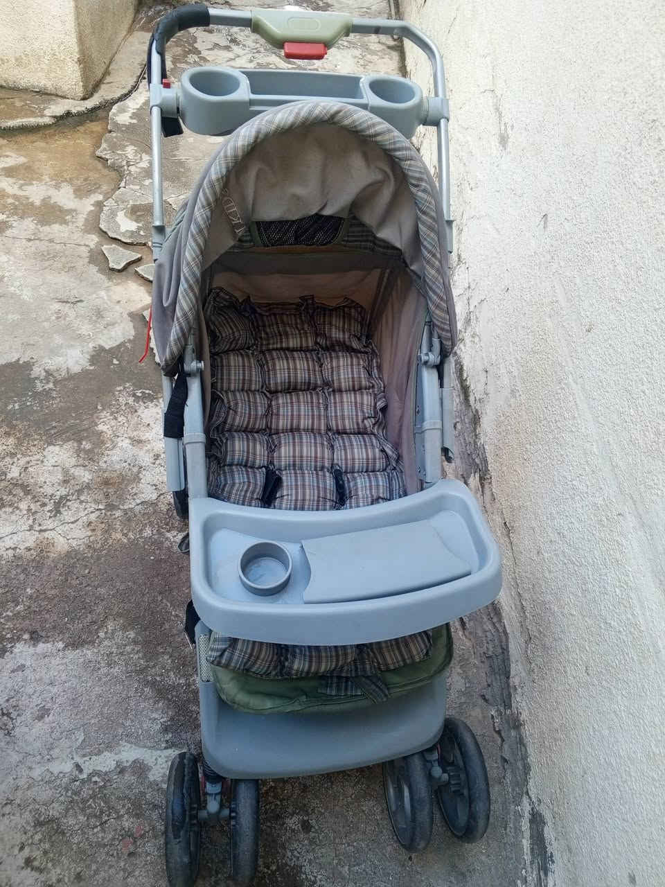 عربانه للبيع المكان الأيمن  السعر 45الف


**إذا كنت صاحب هذا الإعلان وتريد حذفه لأي سبب، رجاءا أرسل رسالة إلى الدعم الفني**