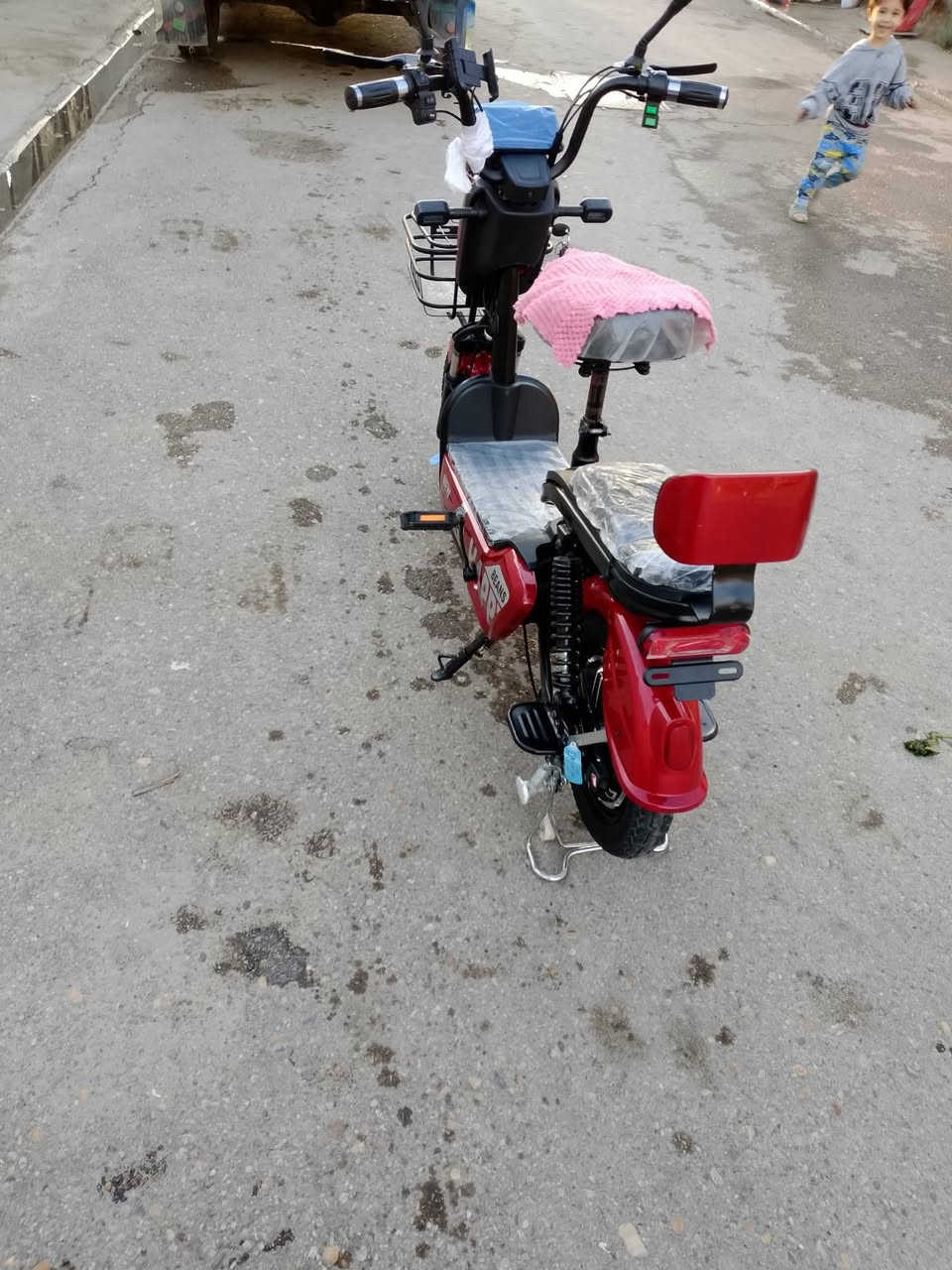 سلام عليكم ورحمه الله وبركاته دراجه شحن للبيع موديل 2024 فول مواصفات أربع بطاريه مثبت سرعه بصمتي حاضنه موبايل ليت كلش حلو دراجه ما دخله مصلح ابد دارجه ما تعبانه الاستفسار على الرقم التالي ***********
