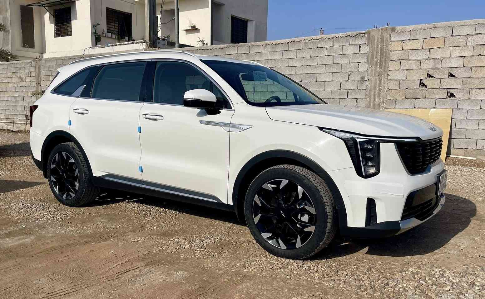 السلام عليكم
سورنتو 2025 رقم اربيل 

خليجي مكفوله كفاله عامه 
مواصفات فول قماره حديد 

دبل كامره
لايت زنون عالي ناصي
لايت خلفي امامي LED
 بعده وضع الشركه سياره
محرك 6 سلندر
كير ماوس
كشنات كهربائي
هندبرك دكمه 
وضعيات قياده 
مساعده منحدرات 
جنطه كهرباء
تشغيل عن بعد 
بردات خلفيه
شاشه متصل  
شاحن وايرلس 
كيجات متغير الكتروني وعادي
نقطه عمياء
شاشه لمس متغير التحكم 
ستيرن فول تحكم
7راكب
الاناره الداخليه LED
دخول بصمه ذكي
حساس امامي
حساس خلفي
قبضات الباب الالمنيوم 
مري شفط
حاملات اكواب 
جام 4 AOT
تشغيل عن بعد..

((غير متواجد فيس)) 

الاتصال او واتساب 
0781 556 0711
