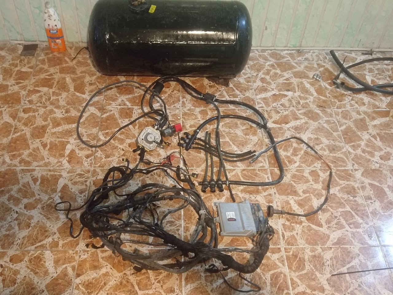 سیستەمی خازی تورکی شەش پستن ڵۆفرۆشتن تەنکی 100ڵتربەشەرت
عدنا منضومەغازترکی ستە سلندرلی بیع خزان 100 بشرت 

واتساب ***********
