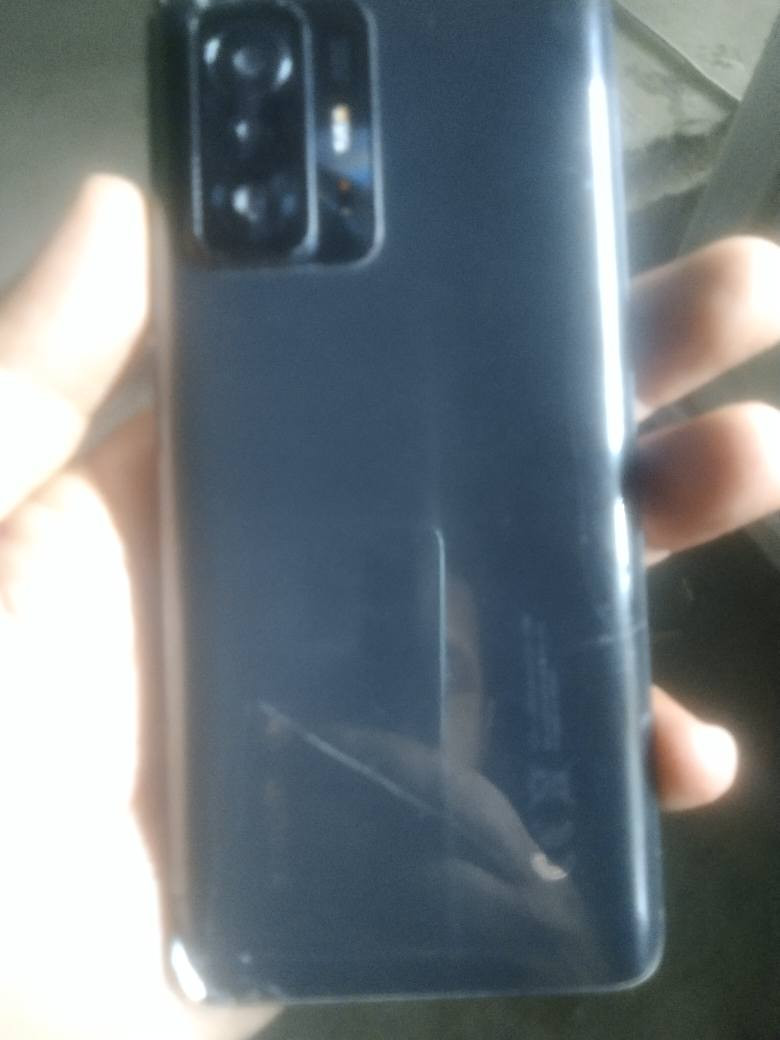 جهاز شومي 11t 
ذاكره 128 
رام 8 
بي فطر بالباب وبي طبع خفيف 
يشغل 90 فريم 
السعر 110 
استفسار *********** النجف, العراق
