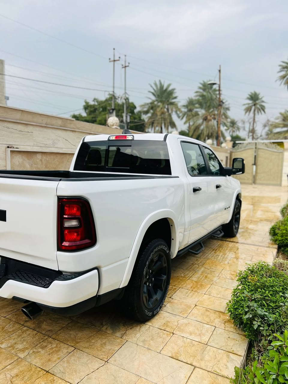 الوحش الامريكي ✅

‏RAM BIG HORN/LONE STAR 1500  2025🔥

السيارة ماشية ٧ الأف

 ( السيارة باب طويل بدي قصير المرغوب🔥 )

محرك : 6 سلندر تون تيربو الجديد  4x4 دفع رباعي

مواصفاتها : 

رادار امامي✅

رادار خلفي ✅ 
نظام تحذير ⚠️✅

مقاعد كهرباء✅

مقاعد تدفئه✅

شاشه ايباد✅ الشكل الجديد🔥

عينة دجتل✅

نظام اطفاء المركبة✅

تحديد مسار✅

تحذير امامي✅

كير تعليگ✅

باب خلفي كهربائي✅

تشغيل عن بعد ✅

دواخل ترحيب✅

تدفئه مقود✅

مودات قيادة✅

مداخل USP + تايبسي✅

انارة بالبدي✅

وهواي مواصفات بيها بعد مواصفات Lone star معروفة✅

السيارة جديدة احلى من الصور
مكان السيارة بغداد الكاظمية 
للأستفسار ***********
