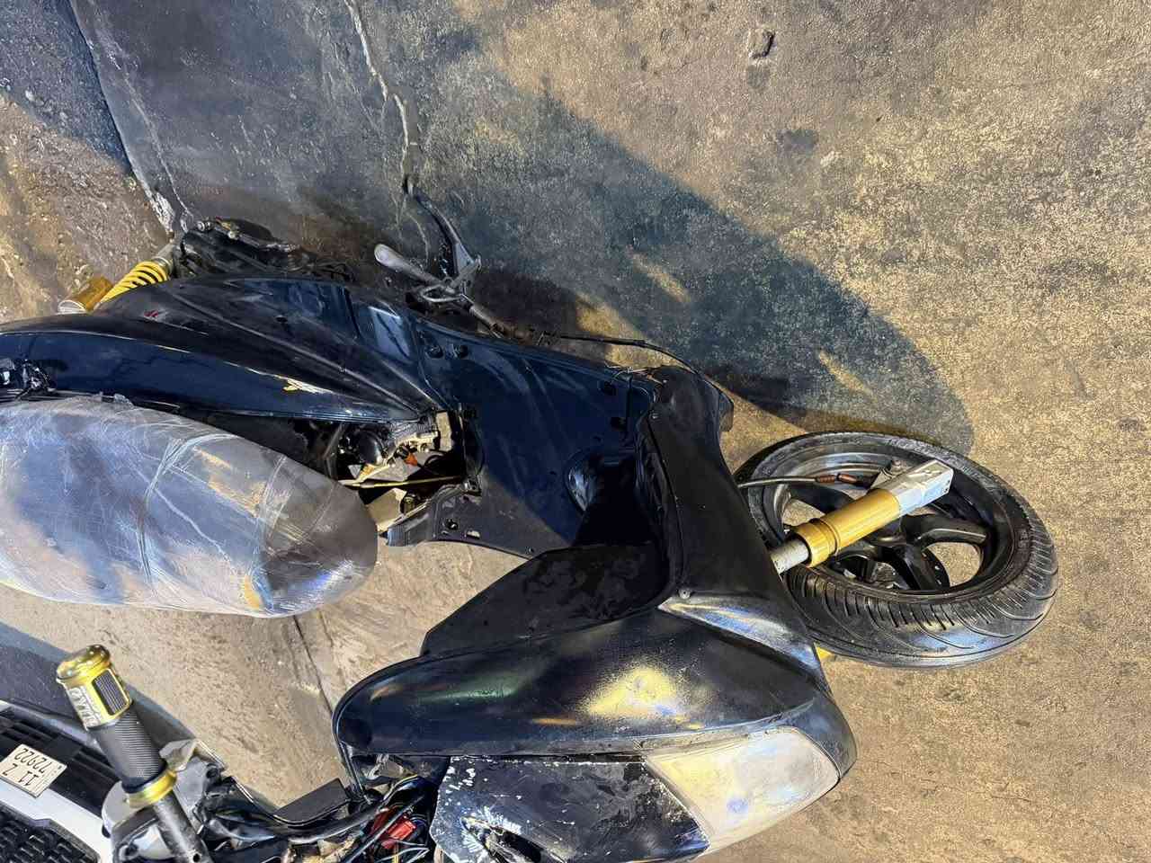 السلام عليكم اخواني الأعزاء سكنس نثيه 140 للبيع الدراجه بيه سلف رياضي ودبلات امامي رياضي ودبلات خلفي رياضي وصالنصه ستيل ام الكاتم و قبضه سكليتر رياضي و بنز بريك رياضي وياله وتايرات كلش نضيفه الدراجه متروكه صارله شهرين اجيت اشغله متشتغل ابيعه كوم حديد 
السعر ٣٠٠ وبيه مجال
الرقم للاستفسار ***********
العنوان بغداد السيديه
