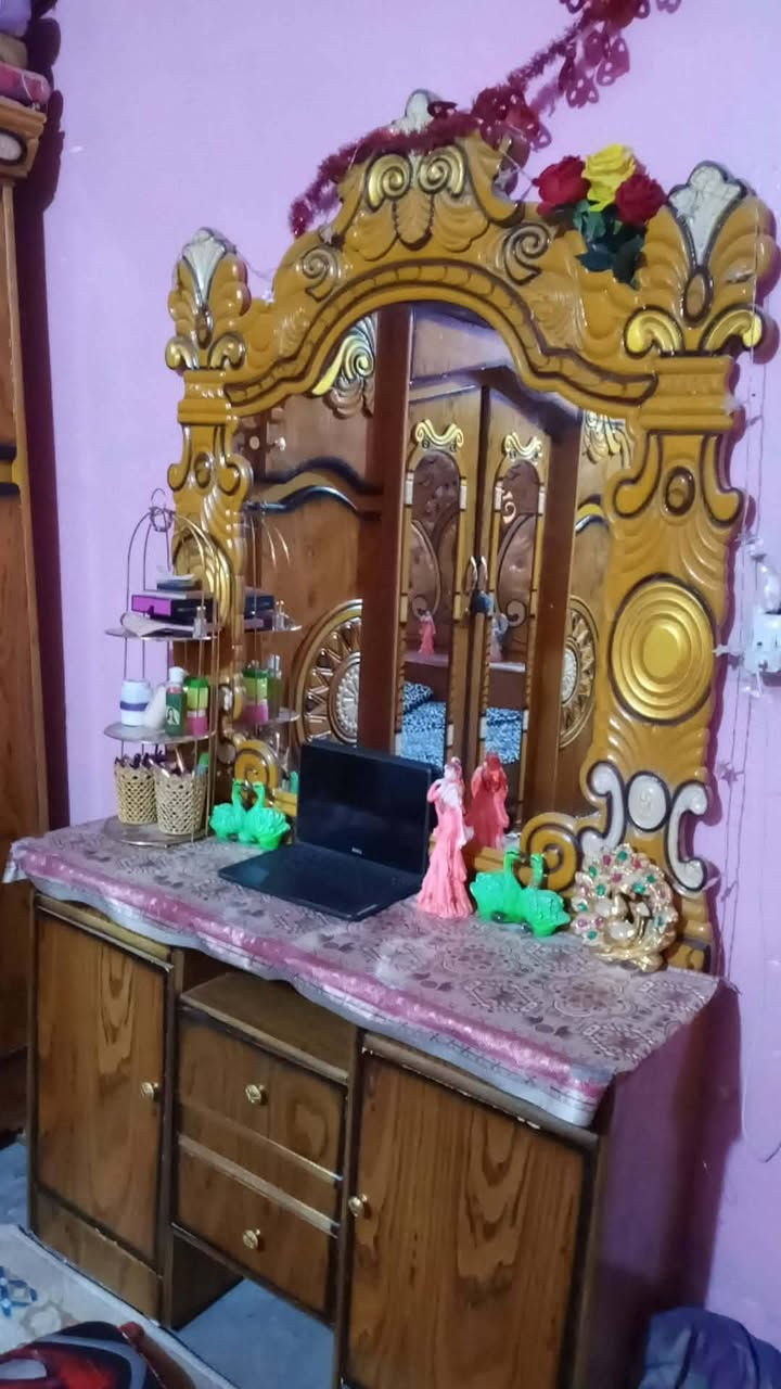 غرفه اخشاب جديده محتاج يريد يجي خاص ب 850 ابيها مجال ***********
