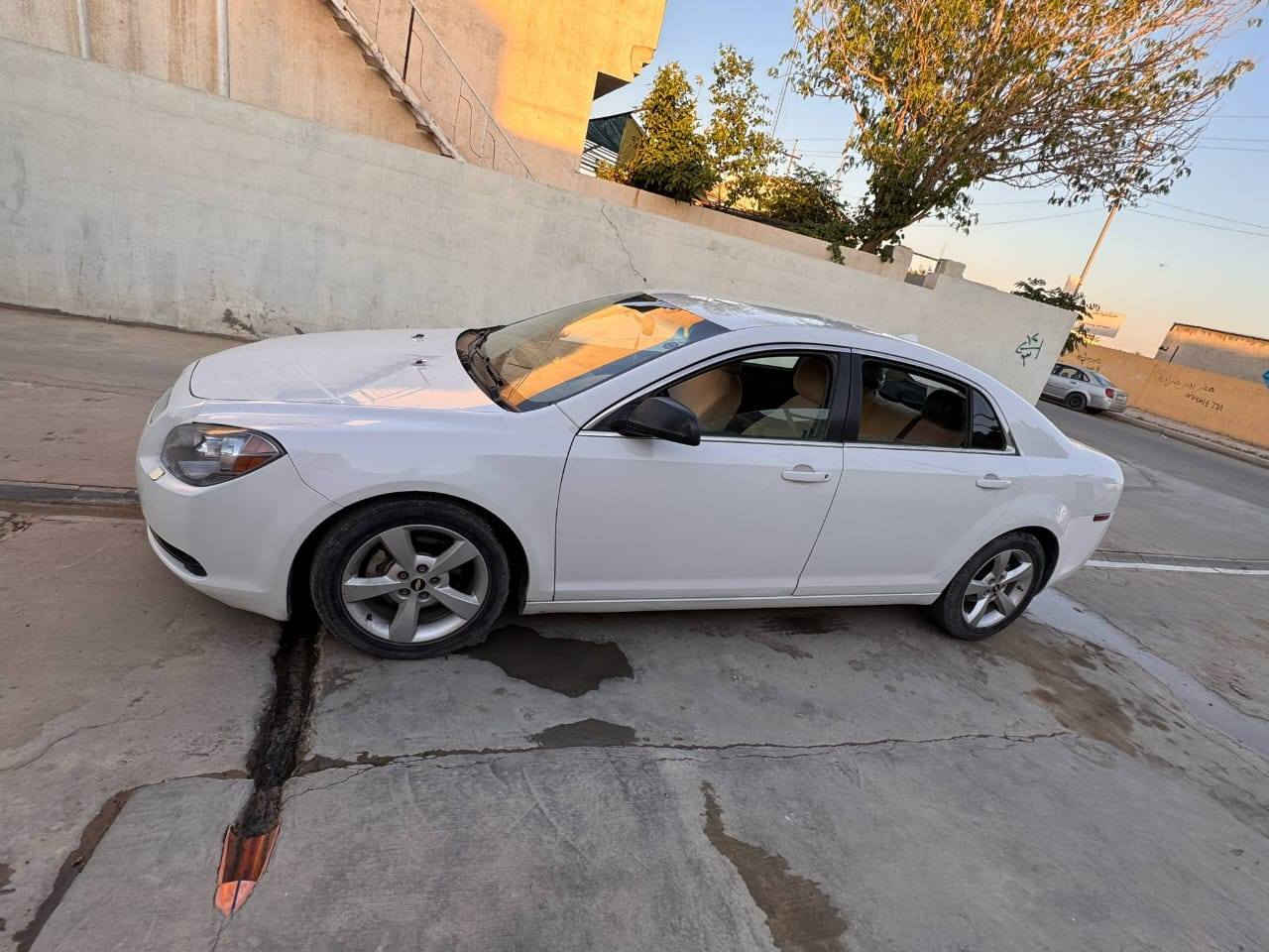 السلام  عليكم 
شوفرليت ماليبو 2012 
صوره سونار مرفقه 
للأستفسار  ***********
سعر 82وبي مجال 
محرك 2400  اربعه سلندر   
سيارة كلش نظيفة  
رقم سليمانيه   
شرط تحويل /وكاله
مكان سياره ديالى خانقين خناقين, ديالى
