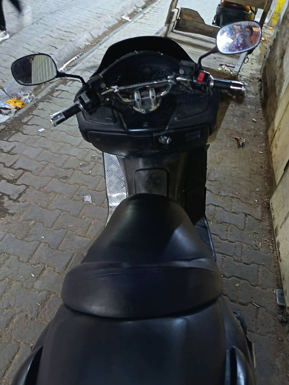 سلام عليكم شباب هاي فورزه 08دراجه حلوه ومرتبه مكفوله مكينه لا مجفته ولا ملعوب بيها برغي ملاحضه مهمه الدراجه بصمه نص نكره كهربائيات شغاله شلعه ما تبخر ولا تحمه السعر 790وبيها مجال كلش قليل حك جيه التواصل *********** مكان شارع حيفا.
