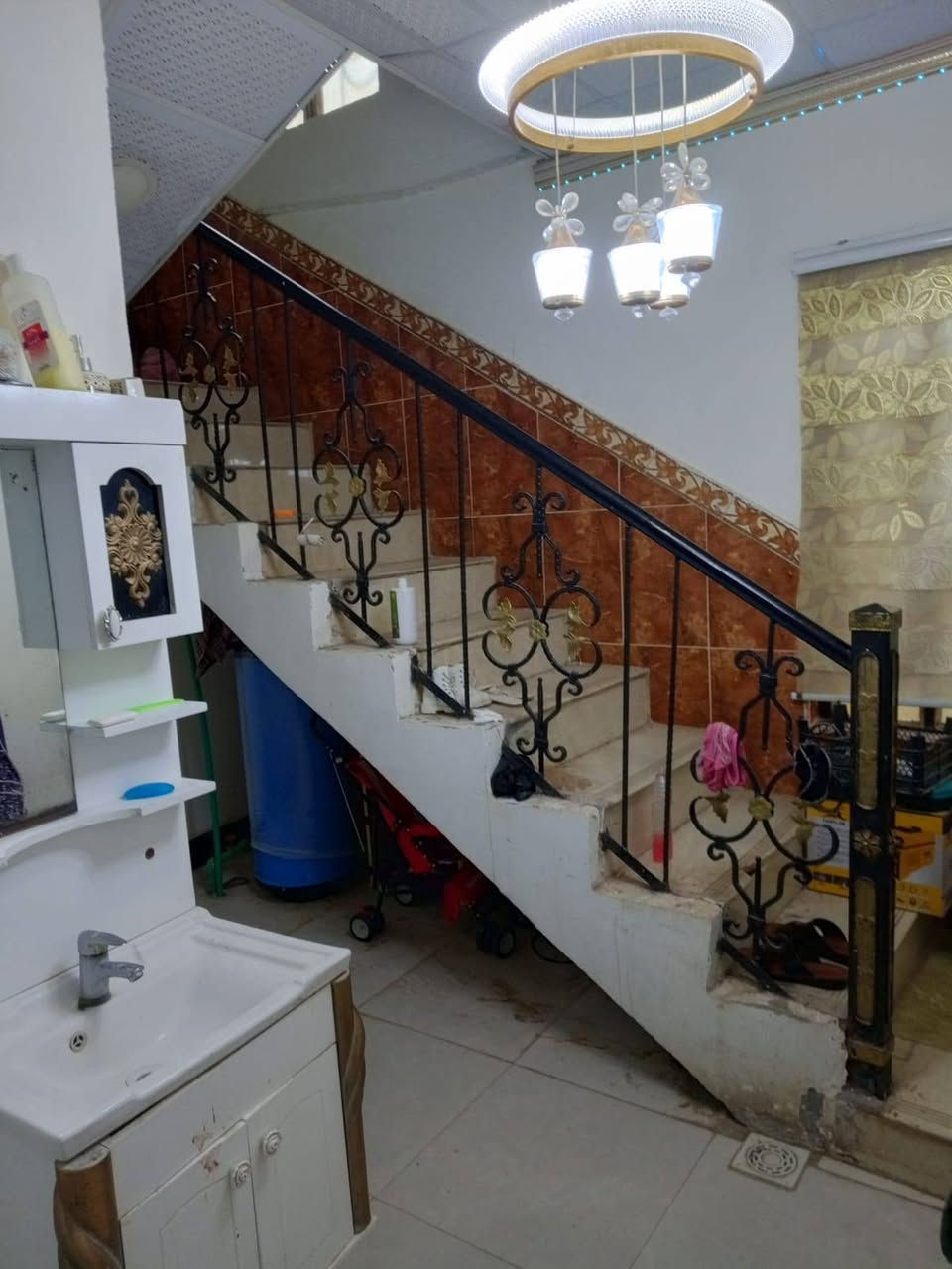 السلام عليكم بيت للبيع طابو ملك صرف المساحه 160 المكان ابي الخصيب نهر خوز يبعد ع السايدين الجوه 100 أو 150 متر السعر 90 مليون وقابل لتفاوض الاتصال على الرقم ***********
