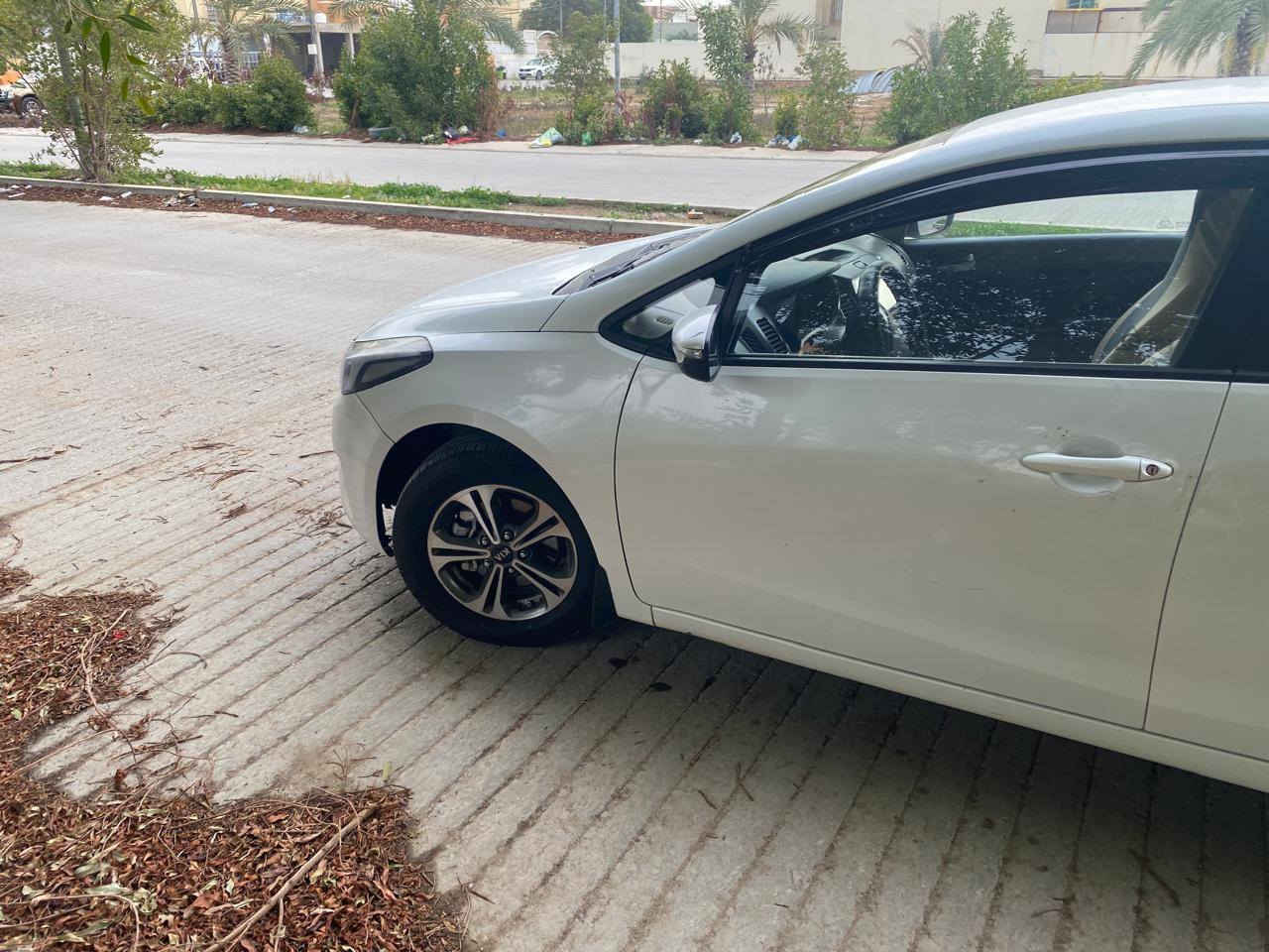 السلام عليكم سيراتو 2017 محرك 1600 سياره كفاله عامه عدا بارد شوف العين كير مكينه كفاله تبريد شغال حداديه جديده تايرات جدد سياره كلشي ما عايزها السعر 125 وبيها مجال للاستفسار*********** مكاني النجف
