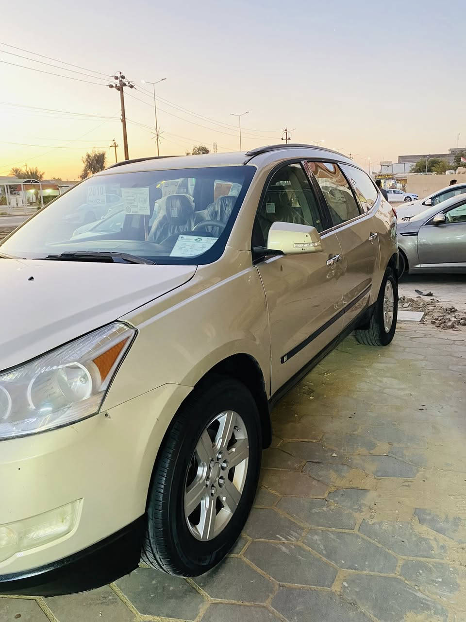 السلام عليكم
من رخصة الادمن
شوفرليت ترافسر 2010 خليجي 
بيه صبغ فقط هلال خلفي والباقي كفاله
6سرندر
7راكب سياحي
كير محرك صدر تبريد تدفئه كله جاهزه
سياره مال جناي مذب الف عليه 
رقم بغداد باسمي
مكان السياره واسط النعمانيه
السعر 100$ ورقه اوبيه مجال للشراي
هاتف
***********
***********
