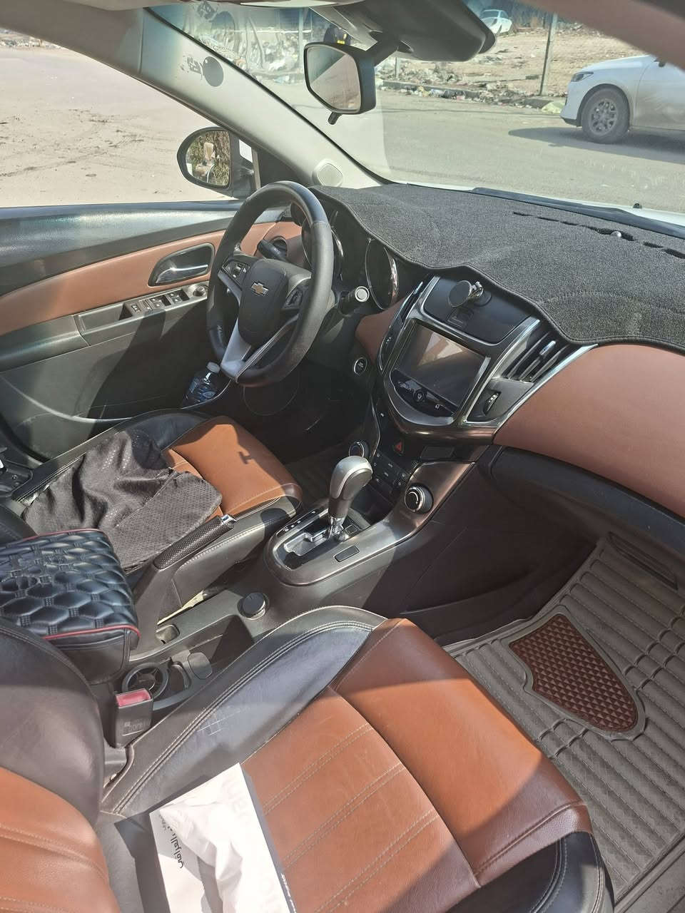 السلام عليكم
شوفرليت كروز 2016 خليجي 

فول مواصفات بدون حادث 

رقم سليمانيه بأسمي تحويل مباشر 

ماشيه 135 الف كيلو

محرك وكير وكهربائيات كفاله 

محرك 1800 

بدون نواقص السياره 

مكانه بغداد  البلديات 
السعر 96 وبيه مجال

***********
