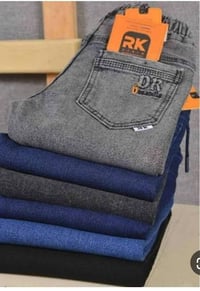 عروض قوية جينز ولادي شبابي محزز 🔥👇 السعر ٦،٠٠٠ فقط  الاعمار من 1سنه إل...