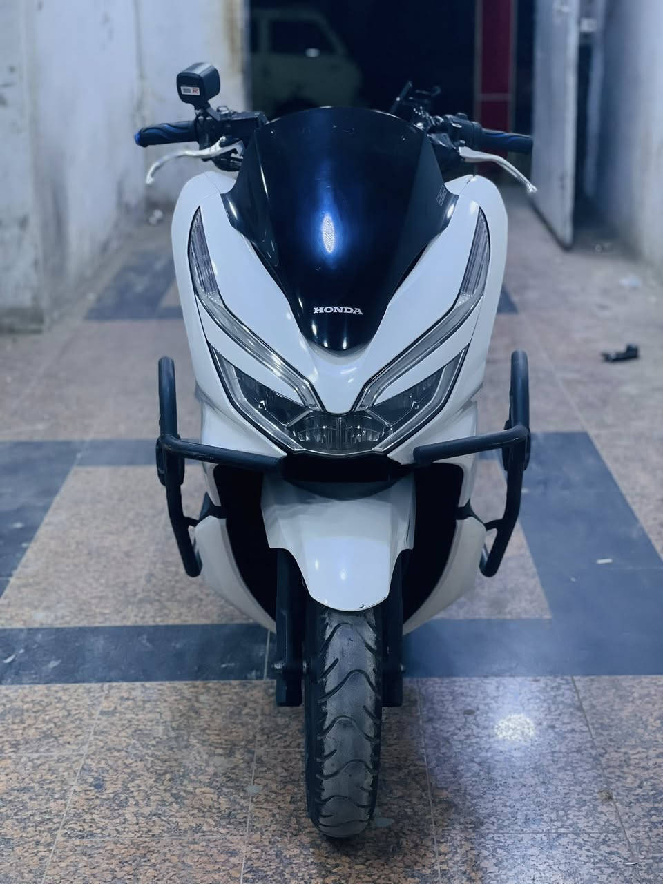 السلام عليكم
جيل ثالث2020  PCX

وارد كوري

كفاله عامة

اللون ابيض  صدفي  شذرة

حساس ازدحام

سييايه  رياضية طياريه اصليه

درع اصلي 

السعر 15 ونص وبيهة مجال

المكان بغداد المعامل   حي النصر

للاستفسار ***********  متواجد واتساب
