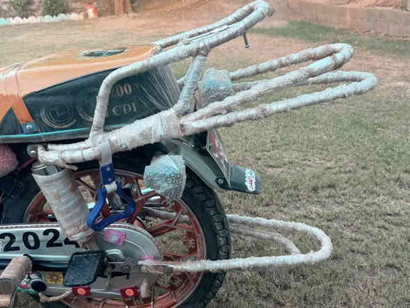 دراجه سونك موديل 24 محدثه 25  برغي مامحطوطه عليها سبانه ماطاختها السعر ٨٢٥ بيها مجال بسيط حك الجيه ***********
