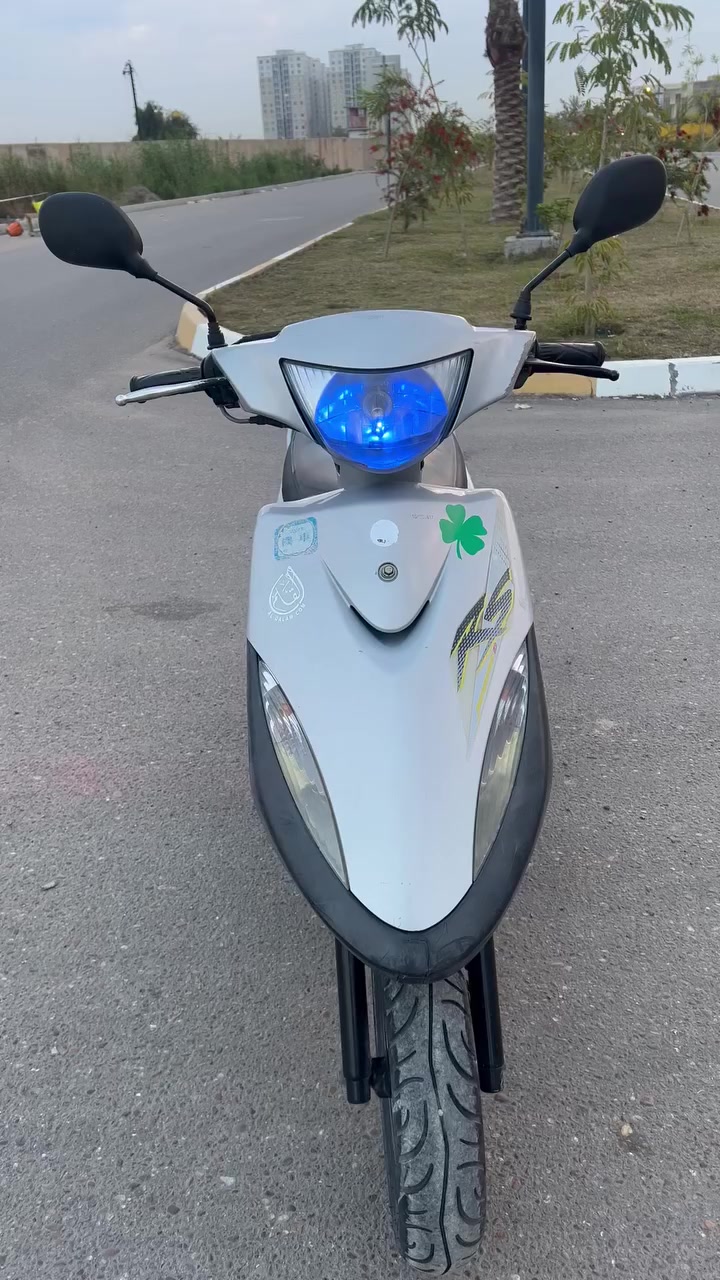 السلام عليكم شباب
للبيع دراجه ماكس عدله ١٢٠ 

الدراجه رمبه صالي شهرين من نزلته من الرمبه ع ايدي اوراقها بسمي الدراجه ختم واحد ويا المكينه كله بلادي جديده بعدها ع بلادي كل نقص مابيها نكره سلف 

الدراجه خير من الله مكينه بلاديه الدراجه مملعوب بيها ابد احله 

من الصور تجي وتشوف بعينك كلش نضيفه العنوان بغداد البياع ((السعر ١٠٠٠ مليون)) وبيها شي بسيط كلش الدراجه بعدها بحاله الوكاله *********** الشراي يتصل وبلخدمه
