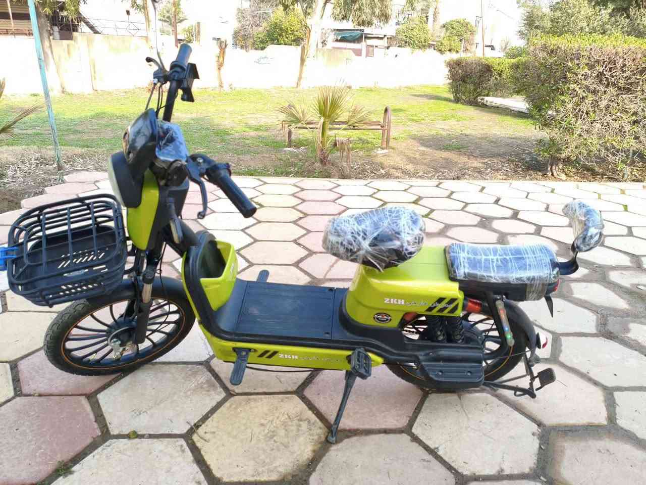 دراجة شحن
حجم 20

موديل 2024 

 اغراضه موجودة

تايرات نظيفه 

سرعه حقيقه 80

البطاريات نظيفه اربع بطاريات

السعر: 380 وبي مجال للشراي

المكان كركوك قادسيه الثاني يم المرور القديمه قرب حديقة السلام

الرقم للتواصل ***********
