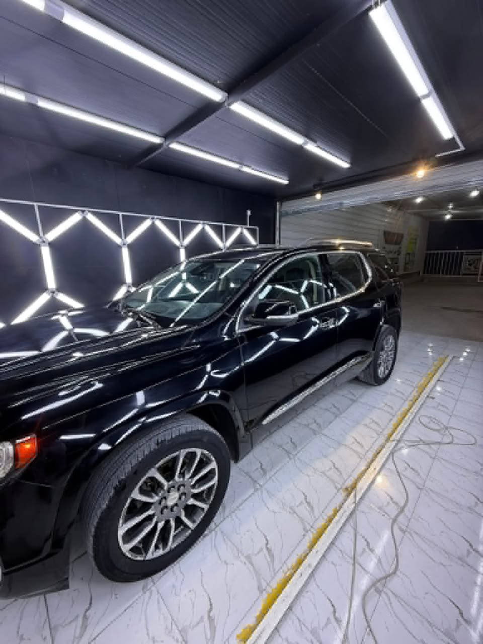 سلام عليكم اكاديا دنلي مديل 2022 حادث بسيط بدون ايباك فول الفول رقم بغداد بسمي تخم تاير جديد حدايديه جديده جاهزه من كلشي 285 وبيه مجال بسيط مكاني نجف ***********
