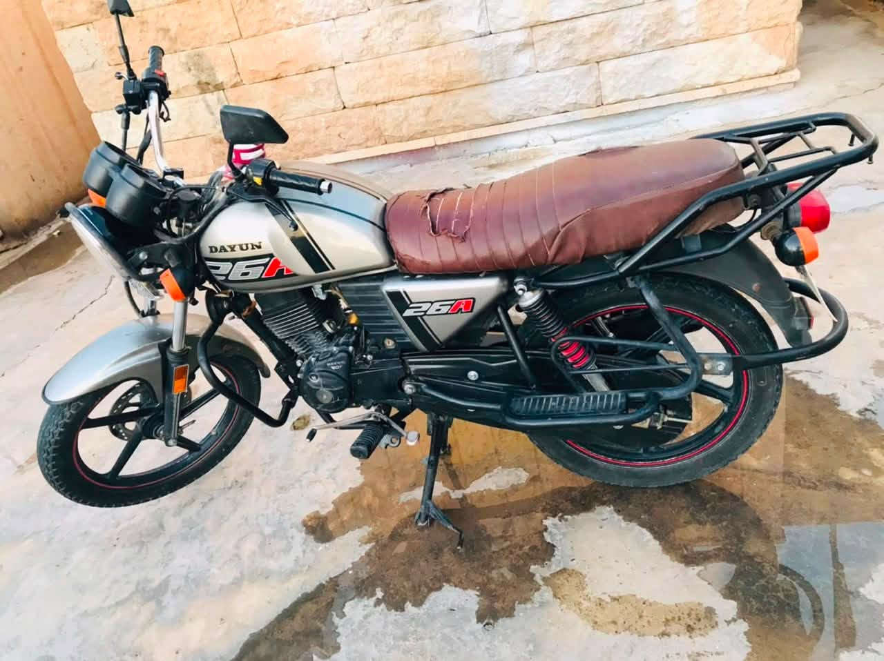 السلام عليكم دراجه دايون موديل 23 كفالة عامة دراجة خير من الله أوراق كاملة ما بيها أي نقص دراجة مال جناي بيع 
او مراوس أي أيفون  
شراي يتفضل خاص ويدلل مكاني ديالئ الخالص سراجق 
***********
