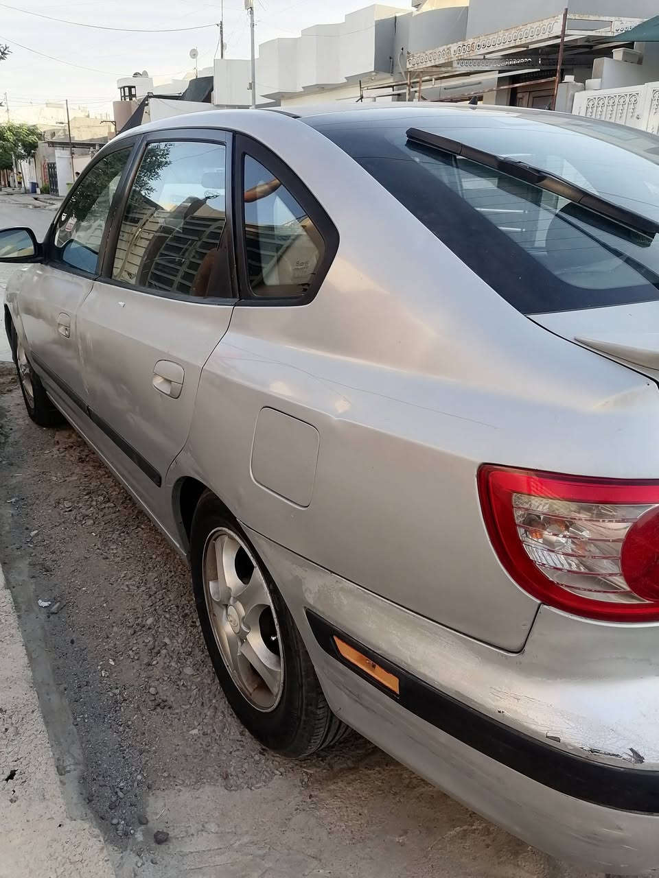 النترا ٢٠٠٦ وارد امريكي محرك٢٠٠٠ رقم كركوك باسمي *********** دفتر بنزين موجود تحتاج صبغ عام
