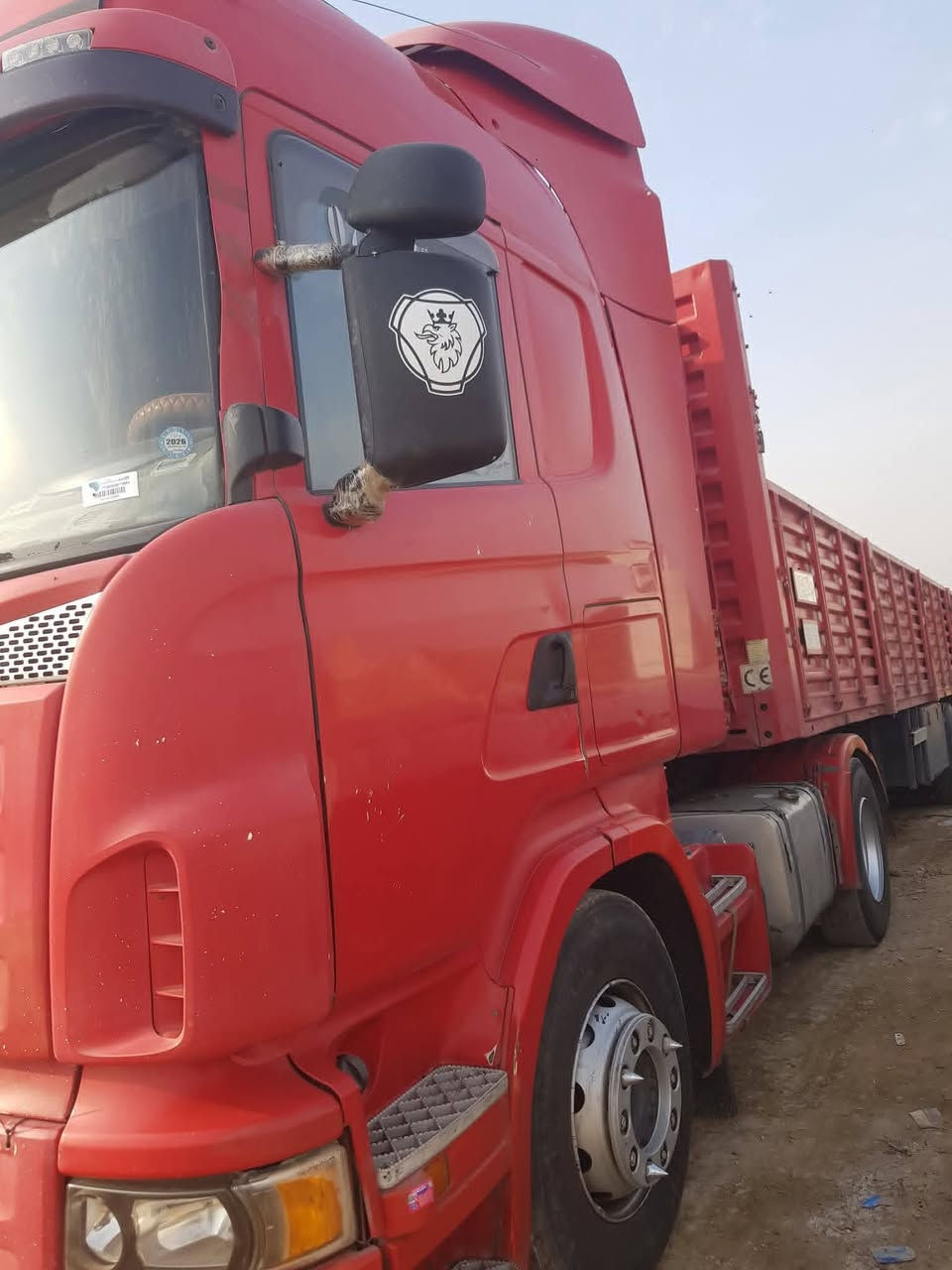 السلام عليكم
سكانيا ٢٠٠٩
حجم ٤٢٠
محرك انجكشن 
فول مواصفات تدفئه تبريد رتايدر
عربانه تركي ٤ محاور مزوج 
محرك وكير وشاصي كفاله عامه 
سياره جاهزه كل نقص مابيها  تخم تاير راس وعربانه  
 مربوطه راس وعربانه هزه وسنويه رقم نكليزي جديد شرط التحويل 
للاستفسار *********** 
 خالد حامد العجيلي
