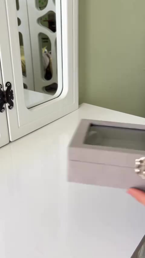 توفر علبه اكسسورات 
متوفر وردي رصاصي  فقط 

توصيل داخل النعمانيه


**إذا كنت صاحب هذا الإعلان وتريد حذفه لأي سبب، رجاءا أرسل رسالة إلى الدعم الفني**