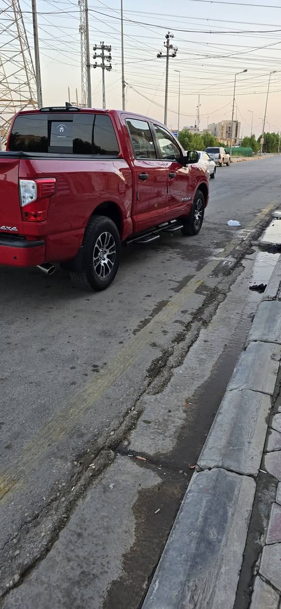 @نيسان تيتان للبيع موديل ٢٠٢٢مواصفات رادار امامي+خلفي نقطه عمياء مكينه ٨سلندر ٥٦٠٠ ماشيه ٨٨كم رقم واسط/*********** @
