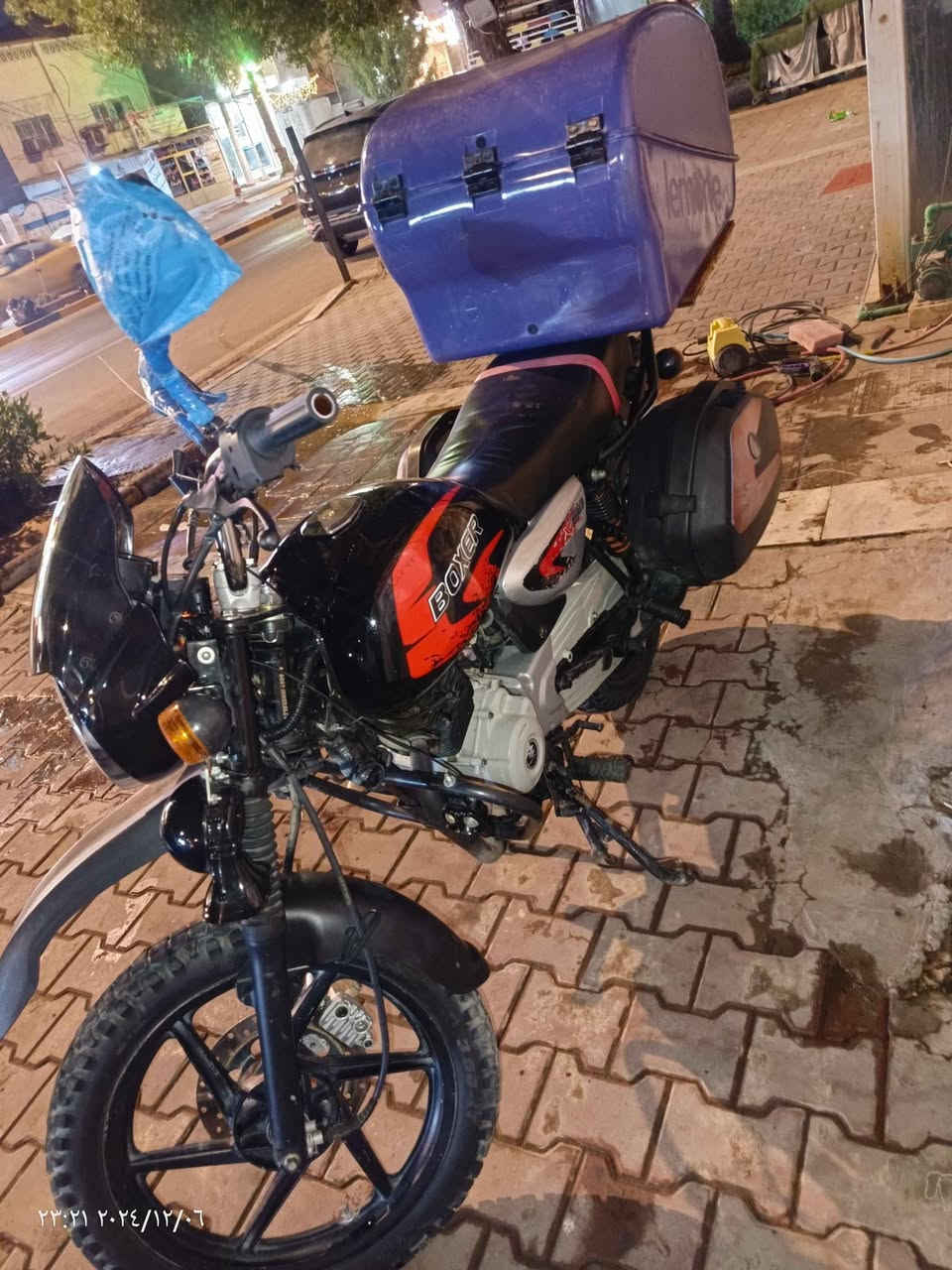 بوكسر موديل 22 رقم دياله مميز ((سنوية)) رقم بس تروح تستلمه موجود منضومه زنون بومه  هورن يوگن   زنون H4 مجفته تجفيت شركه  دراجه مرتبة 
السعر    1800  فقل 
العنوان بغداد الدولعي.   ***********
*********** بغداد, العراق
