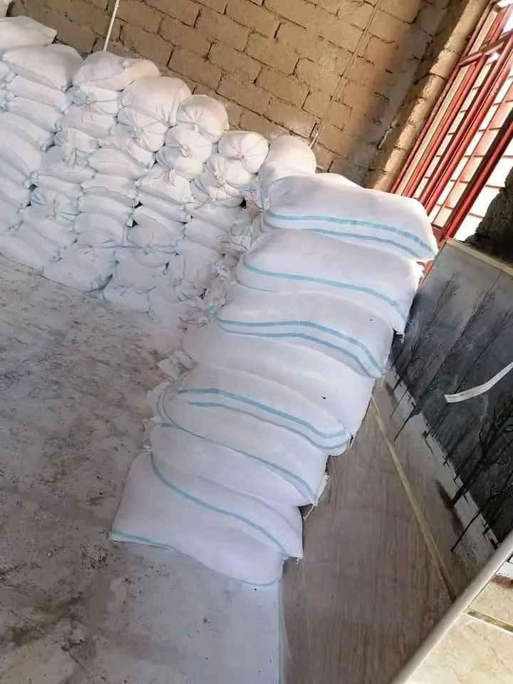 @إشارة 
جص الموصل أبيض رقم واحد وشرط 
          ( سعر المتر 60 ألف)
        (عدد 25 كيس)     تواصل(***********)
