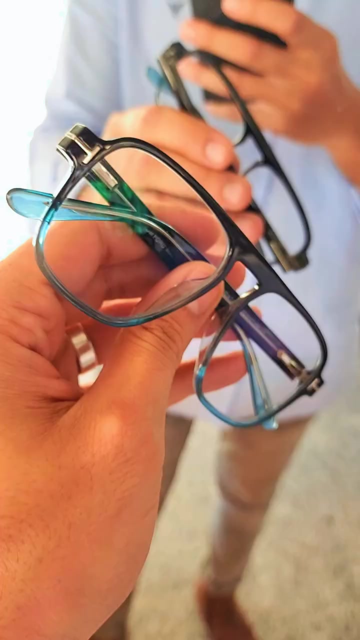 #مصطفي_فتحي_للبصريات 
دايما معاك لراحه عينيك ❤️😍😎
01111995224
📍 طريق السادات-الرضوان امام مركز الفرقان و دار العيون 
📍 نهاية شارع المطار ناصيه سوق الخميس


**إذا كنت صاحب هذا الإعلان وتريد حذفه لأي سبب، رجاءا أرسل رسالة إلى الدعم الفني**