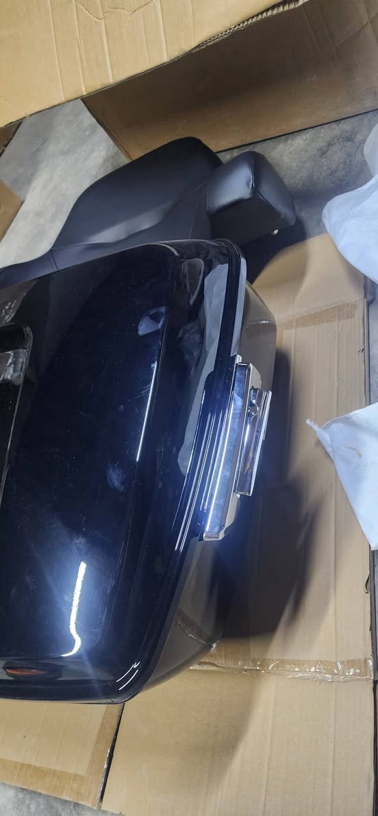 السلام عليكم 
للبيع جنطة وسيباية  وتجوة جديد غير مستخدم مال امزون


**إذا كنت صاحب هذا الإعلان وتريد حذفه لأي سبب، رجاءا أرسل رسالة إلى الدعم الفني**