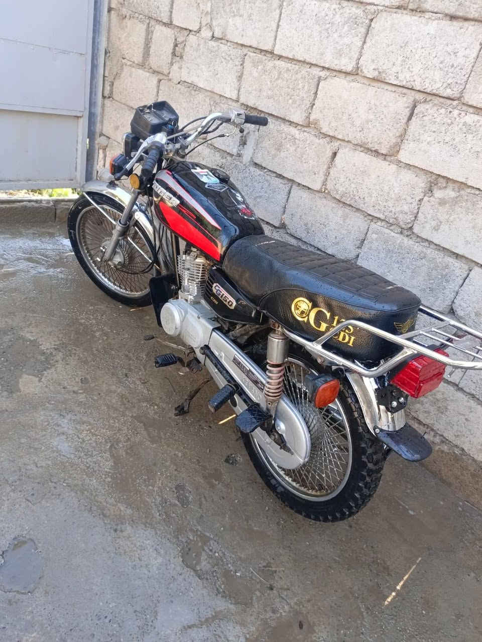 للبيع سخت إيران محرك لاصوت ولا دخن ويرمنيه شغالا سعر 290 وبي مجال شي قليل مكاني بل أيمن ستفسار ***********
