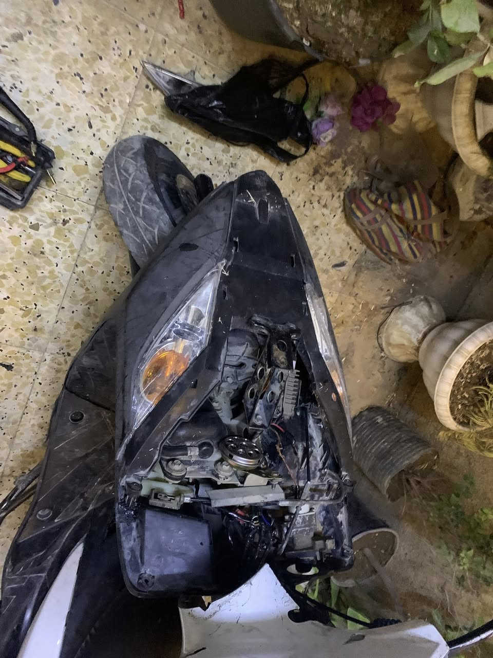 سلام عليكم دراجه ثعلب تفصيخ شتريد موجود وأسعار بلاش مكاني العبيدي رقم ***********

كفرات +سوادات كامله ٧٥ 

دبلات امامي وخلفي بلاد ب٣٥

صالنصه ٣٠ 

فج +عنبار +صونده ب٢٥

كشن بلاد ب٣٠ كامل

كلاص بانزين ب١٥

ملف +بنكه +قبق فلاوين ٢٠ 

عقل وهورن بلاد ١٥

فاكيوم+كابريتر تجاري ب٢٠ 

ذيل +بكليات خلفي لد ٢٥

ضفيره +كتف شحن ٢٠ 

ويل عدد ٢هنا وتاراتهن ب٣٠ 

جوزه بلاد ١٥ 

شوته ٥

اشاير تخم صفاح ب٢٥ 

دشبول كامل ب٣٠ 

مجمع دكم كامل ب١٥ 

ستان صفح ب٥ 

صينيه ب٥ 

قمجيات بانزين وبريك ب٥ 

تانكي بانزين ب٣٠ 

شاصي ب٦٠ 

كلجات امامي وخلفي ب٣٠ 

قبق هندر هوه والهندر والبراغي ب١٠ 

ستان تعليك ب٥ 

طابوقه محرك بس كور مبدل ب٧٠
