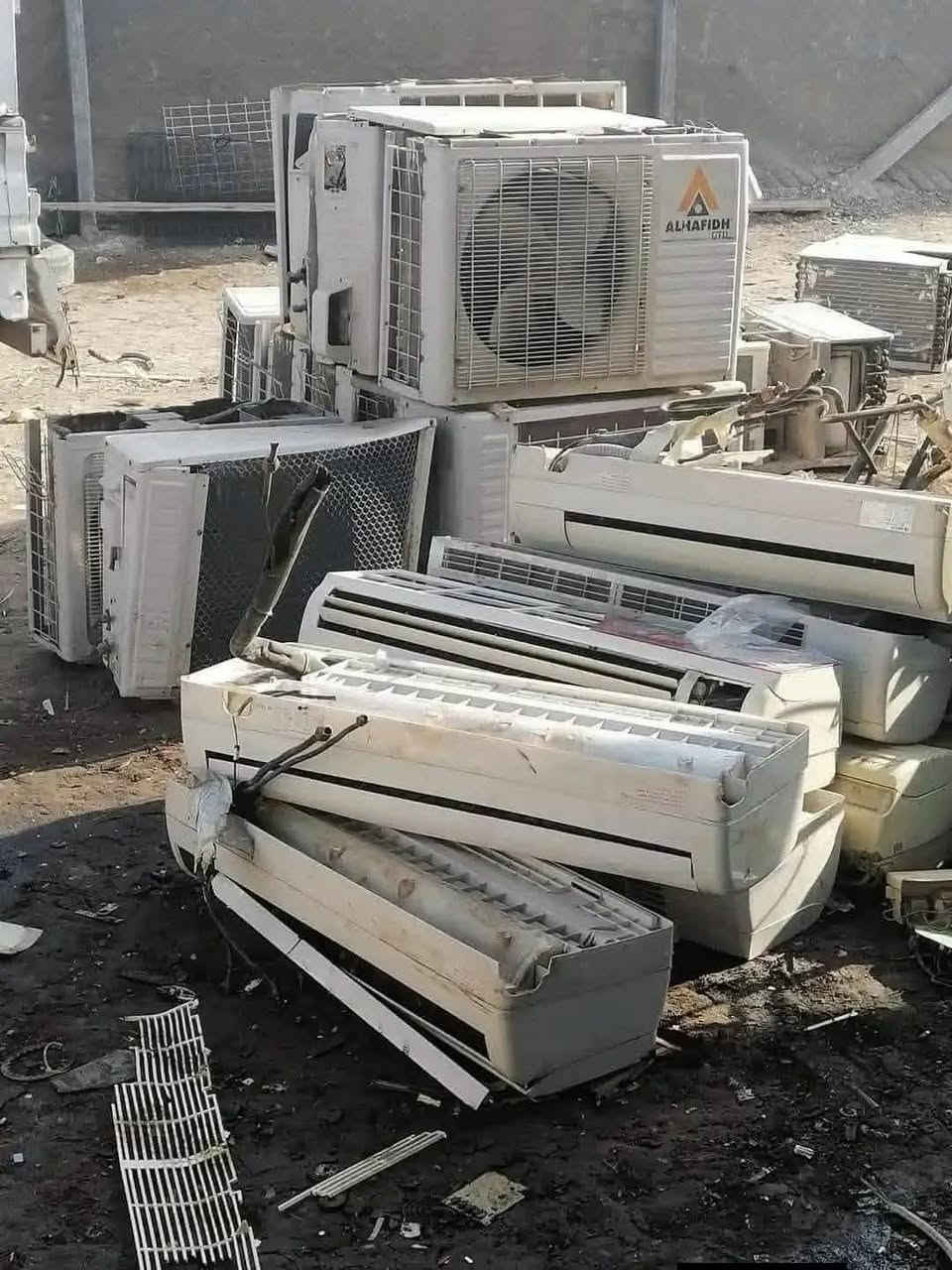 سلام عليكم
اشتري جميع العتيك 

حديد 

فافون 

براص 

صفر 

تانكي مزروف 

مبردة بس كشره 

اي اشياء سكراب 

جميع العتيك 

سبلت. عاطل مكيف. عاطل. محرك.كير. سياره. كايم. ماطور.ماء.ملفات.ماطور مبرده. ماطور ثلاجه.كيبلات. فافون. نحاس. مولدات لستر مجمد ثلاجه 

‏‪***********‬‏

‏‪
