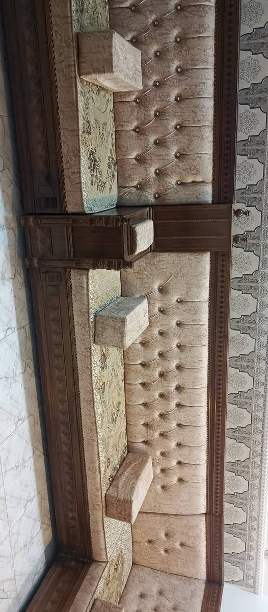 السلام عليكم تخم للبيع مستعمل اقل من سنه اخو الجديد الخشب زان الاصلي شرط الفحص القياس 20 متر السعر 2 مليون 750 وبي مجال للشراي


**إذا كنت صاحب هذا الإعلان وتريد حذفه لأي سبب، رجاءا أرسل رسالة إلى الدعم الفني**