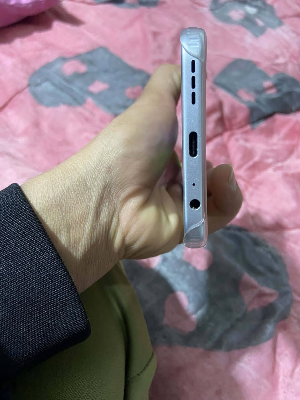 انفنكس هوت60برو ذاكرة256رام 16 شاشه144هرتز امولد جهاز مفول عل اخير  شحن كامرات اداء سرعه الوان شاشه تخبل بوبجي 60صوته عالي ستريو سبيكر سماعتين غراضه كامله♥️ مراوس حسب القناعه فقط مكاني بغداد الحريه *********** موبايل مو للبيع فقط مراوس حسب قناعه
