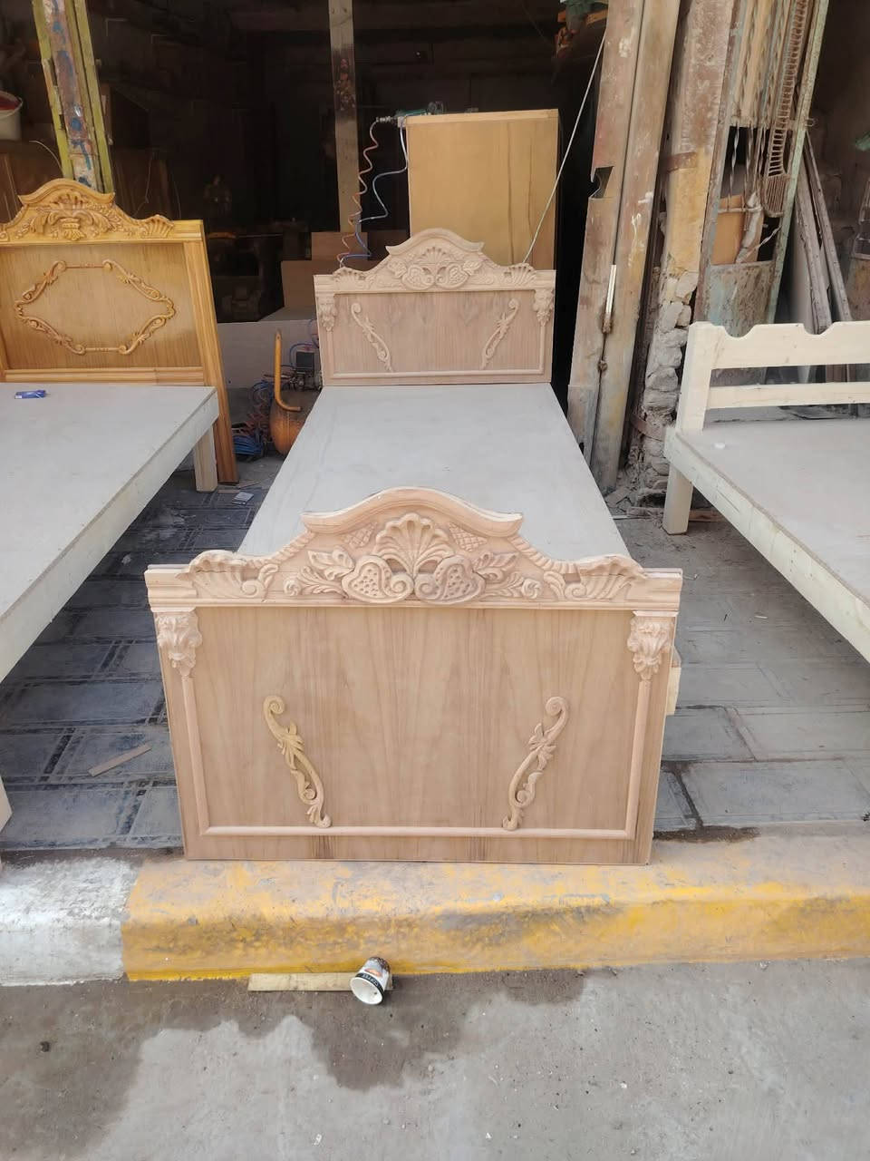 بنات جرابي وميز للبيع الشراية تتصل بالرقم كلهن جدد مامستخدمات والميز جديد اذا شراية يصبغة الج وينطيجيا جديد هسة هو ماصابغة هذا رقم تتصلين عليه ماارد على الخاص اني***********
