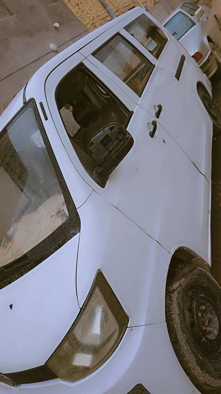 السلام عليكم ورحمه الله وبركاته سياره فاو خشفه ١٠راكب موديل ١٥رقم. قادسيه السعر36وبيه مجال  سياره مكفوله بس بخار بل محرك هاذه رقمي *********** العنوان الديوانيه
