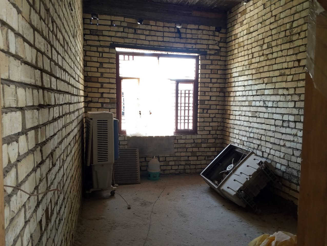 سلام عليكم بيت واجهه 7.40متر نزال 16 المساحه 118متر الطابق الاول كامل من كلشي مطبخ استقبال حولي بناء 2025 غرفه نوم الطابق الثاني هيكل 3غرف الموقع بغداد المهديه الثالثه قرب جسر صدام واتساب ***********واتساب
