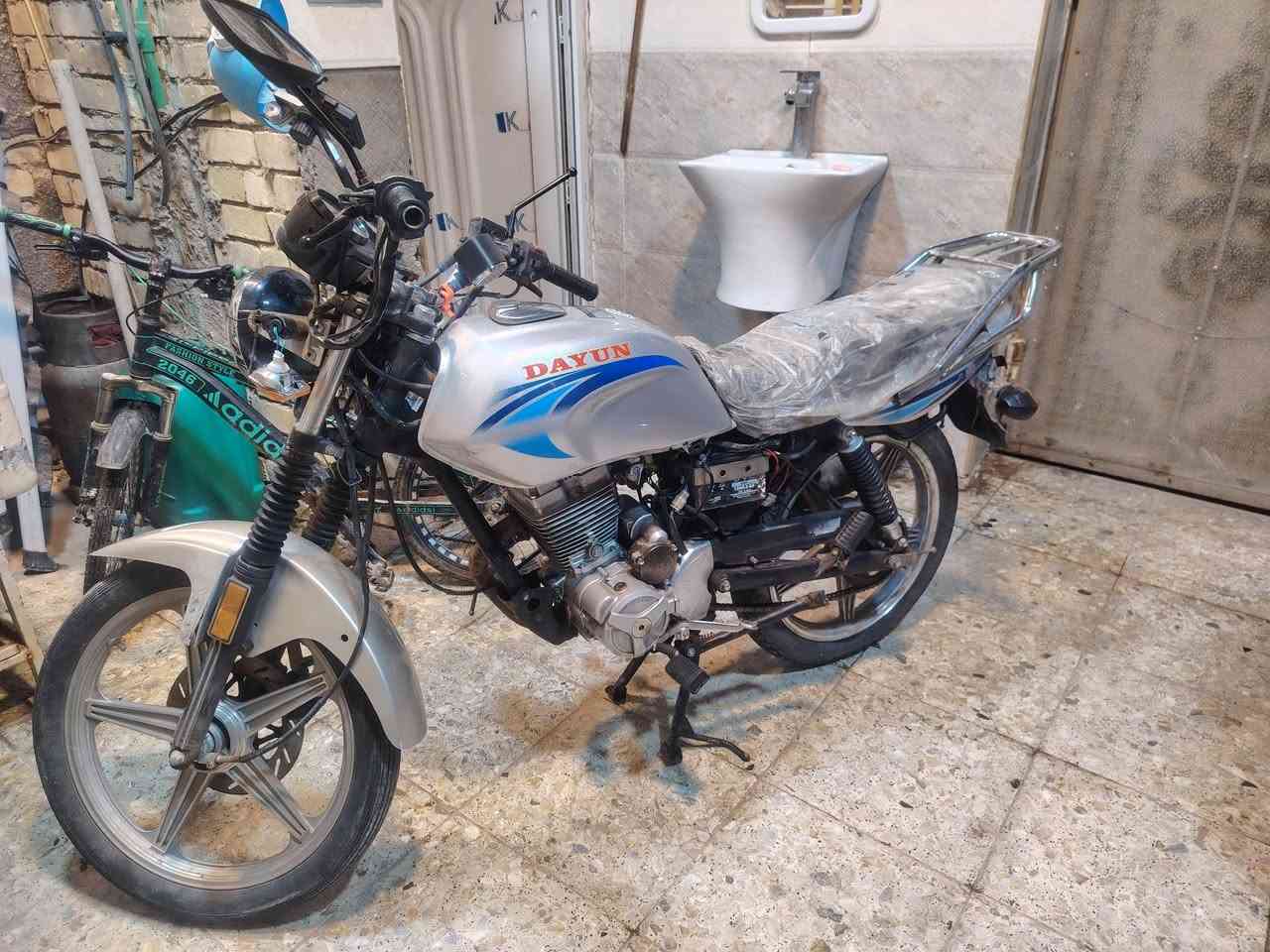 السلام عليكم دايوان عضم ابيع كوم حديد أوراق اصولي يترقم بي مكان للعلم الدراجه تشتغل بس دراجه شوفت عينك متعوبه شويه عنواني بغداد الشعب السعر 400 وبيهة مجال قليل دراجه 2020
***********
