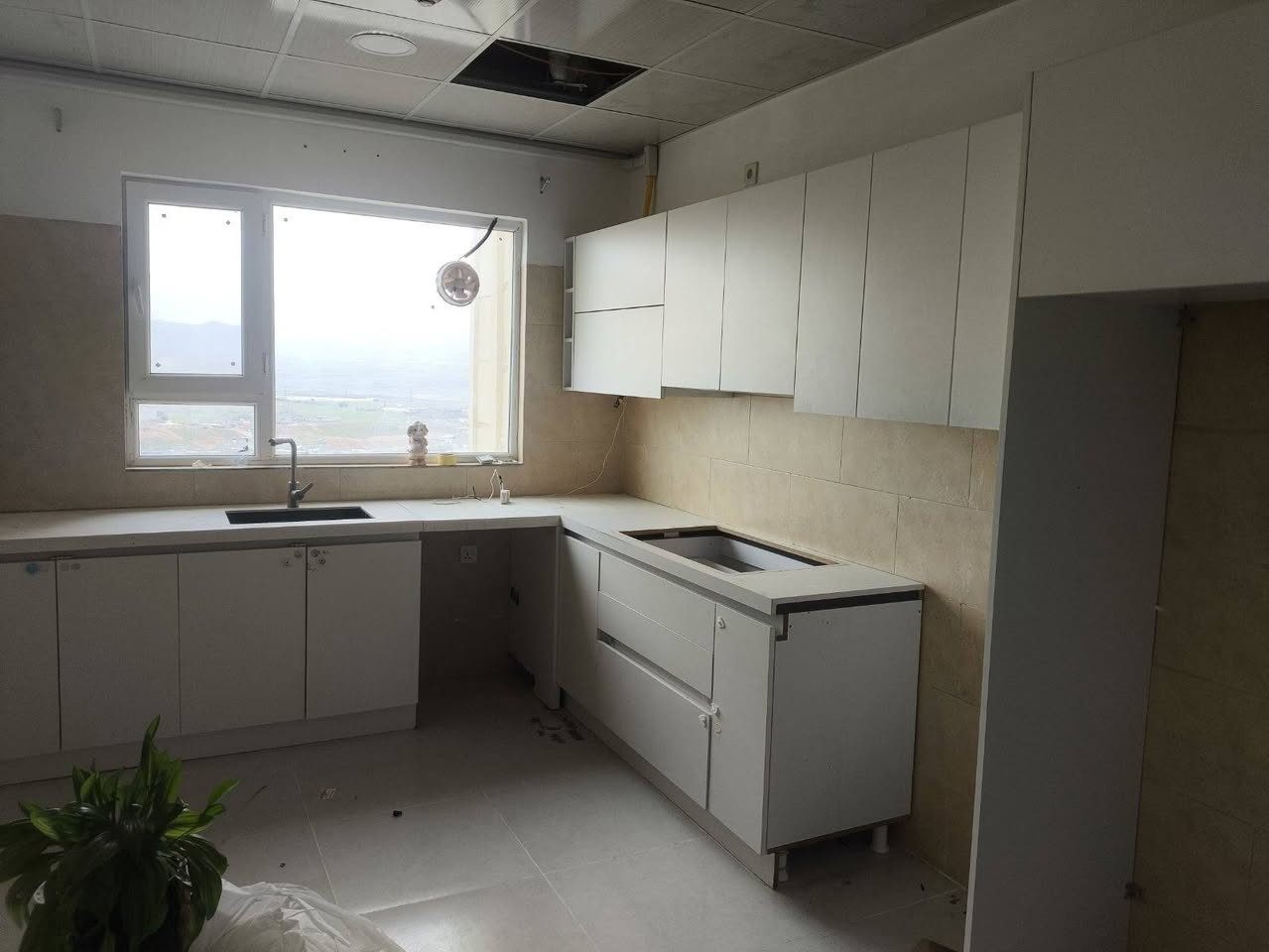 كاونترى ته خته ٨ مه تر  درجه يك توكمه
نرخ : ٤٥٠ هه زار.        شوين سليمانى 
__________ 
كاونتر خشب mdf تركي درجة اولى نظيف جدا ٨ امتار 
سعر :٤٥٠ الف.        مكان السليمانية 
***********
