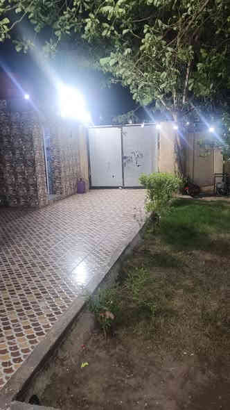 السلام عليكم بيت منطقه  حي الظباط يم قسم البلدي حي سعيد للبيع مساحه 450 ////5 غرف نوم 💤 البيت لاول الكيلودر مساحه 10 /4 ونص وللصاله 9/4 نزار 30 واجهه 16 بيت عباره عن بيتين  اربع غرف وصالتين حجم جبير  متر البيت الثاني كليدور 5/4  الثانيه الصاله 5/8 متر  هول  الثاني 5 /4 بمطابخ سيراميك. درجه منتازه  عدد اثنين حدائق اثنين مساحه 100 صحيات عدد اثنين خارجيات  وصحيات عداد واحد داخل البيت عبار عن ///صب طابوك /ا//1لسعر على الخاص رقم الهاتف ***********
