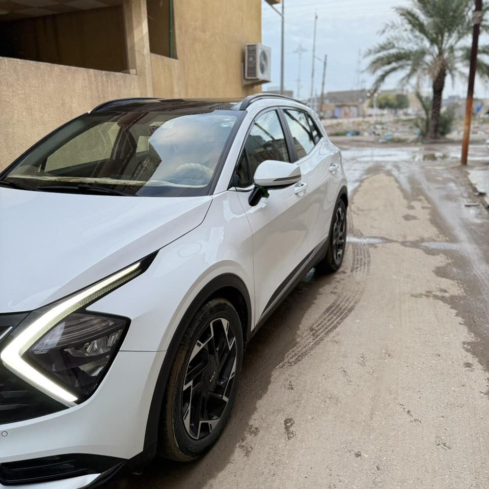 السلام عليكم
سبورتج 2023 خليجي 1/1للبيع 
كفاله عامه رقم اربيل بأسمي تحويل ثاني يوم 
ماشيه 50الف بنوراما رادارات جانبيه بصمه تشغيل كراسي كهرباء كراسي تدفئه صندوق كهرباء ويل 19مكينه 2000 دوش هاند بريك بصمه شاحن واير ليس اوتو هولد شاشه كار بلي كامره دواره دشبول ايباد قطعين تبريد حساس امامي خلفي شفتاف مقود مثبت سرعه نضام مانع انزلاق نضام نزول منحدرات اشاير بل مري مخارج USB+مخرج كشن وبعد بيها مواصفات خير من الله 
مكان السياره :صلاح الدين قضاء الدجيل 
السعر :228 وبيها مجال 
للأستفسار :***********
