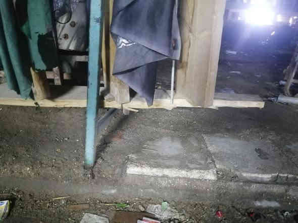 سلام عليكم ورحمة الله / درج خشب تسكام خمسه متر درجه اولى للبيع استخدام شهر فقط *********** ابو موسى
