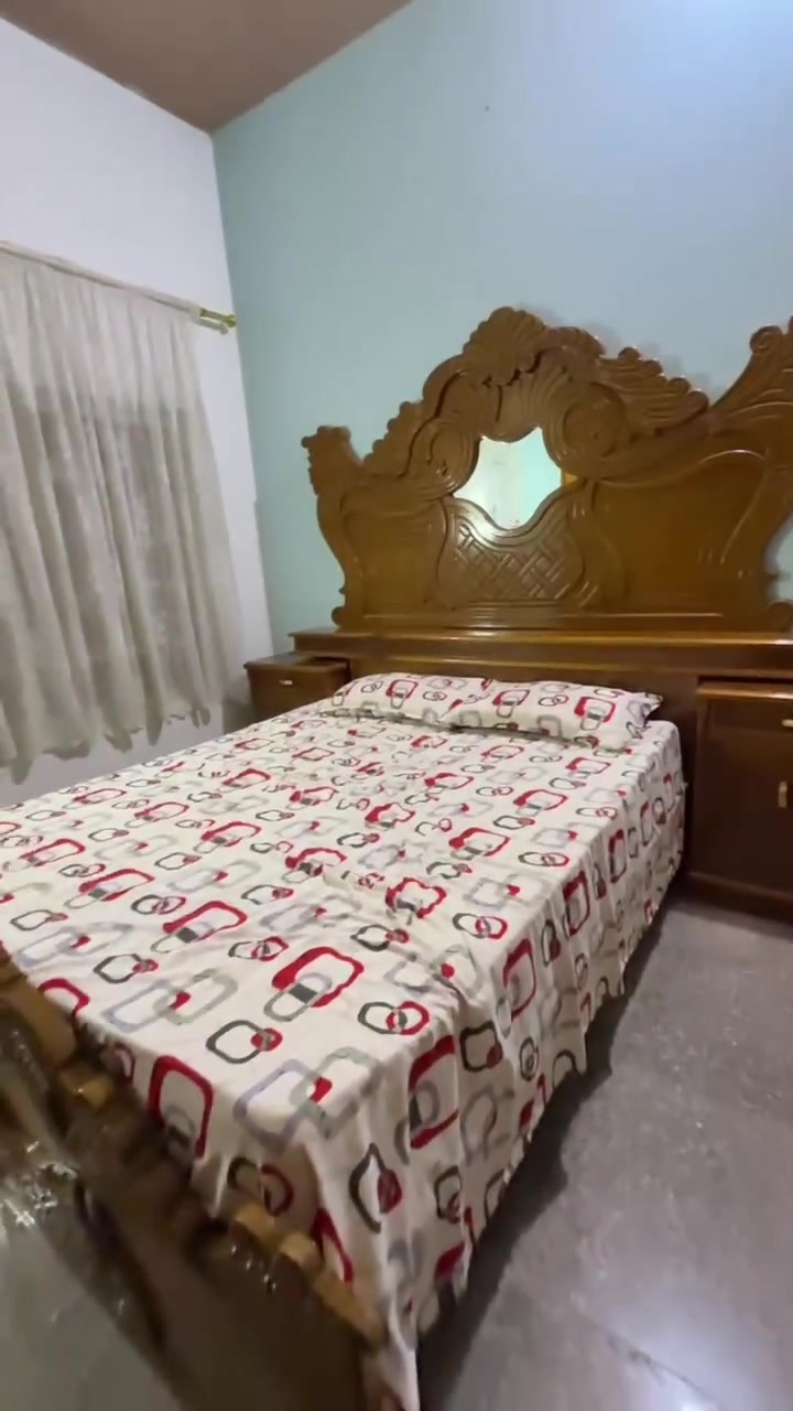 غرفه اخشاب مستعمله نضيفه شغل عراقي ***********
