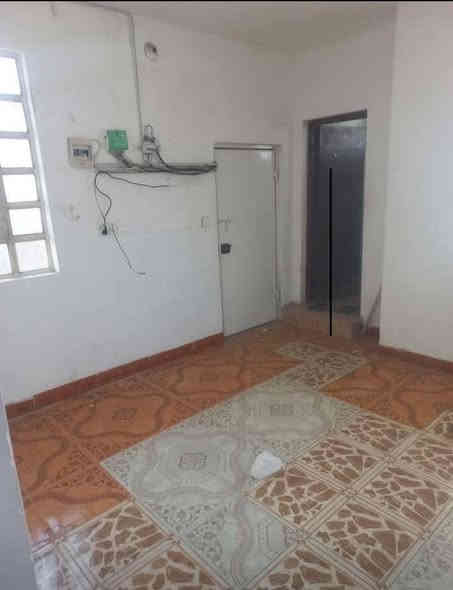 للرهن✅✅
بيت  50م  طابقين 
حي الجامعه قرب مطعم بولفارد يحتوي على غرفتين وصاله ومطبخ وصحيات 
سعر الرهن 25  💸 🤑
للتواصل : 
*********** 
‭0773 910 9484‬
