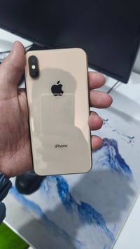 آيفون XS • ٦٤ جيجا • بطارية ٧٤٪