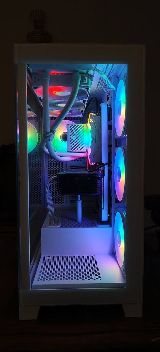 السلام عليكم
بي سي للبيع 
CPU : i9 14900kf
GPU : RTX 5070 Ti 16 GB (VRAM)
RAM : T-FARSE 32GB DDR5 6000MGhz (16 + 16 )
MB : TUF GAMING Z790 BTF Wifi
STORGE : MVme Samsung 4TB - lexar 2TB
Cooler : water cooler asus ROG
Case : sama 7 fans
PS : Asus TUF GAMING 1200W

السعر 5,150,000 مليون د.ع مكاني كربلاء وما عندي توصيل 

الأستفسار : 
*********** - ***********
