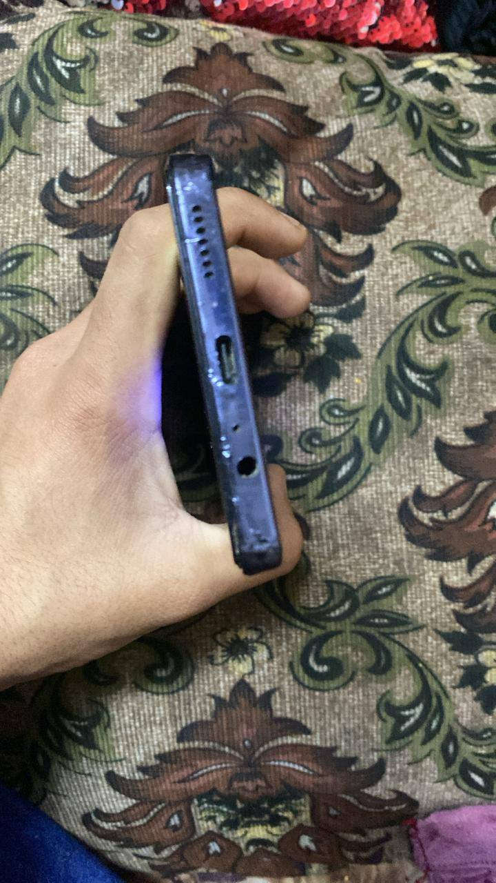 تيكنو بوڤا 6 برو 5G   جهاز نضيف فقط الشاصي شوي مشخوط مواصفات كدامك للمراوسه


**إذا كنت صاحب هذا الإعلان وتريد حذفه لأي سبب، رجاءا أرسل رسالة إلى الدعم الفني**